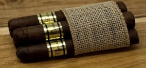 Caonabo Petit Premier – Maduro </br> 50 x 4½ - 5 Pack